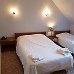 Hotel Le Brunet Saint-Jacques-des-Blats