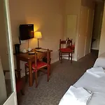 Hotel Le Brunet Saint-Jacques-des-Blats