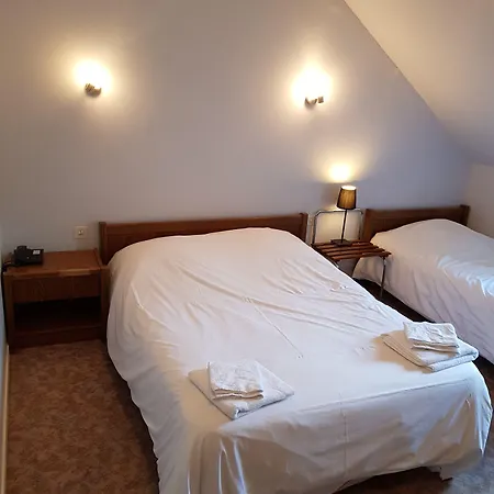 Szálloda Le Brunet Saint-Jacques-des-Blats